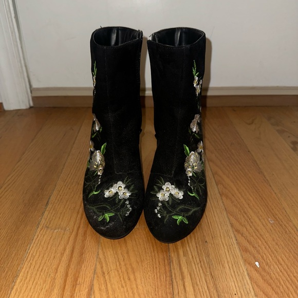 Floral embroidered boots - Picture 4 of 6
